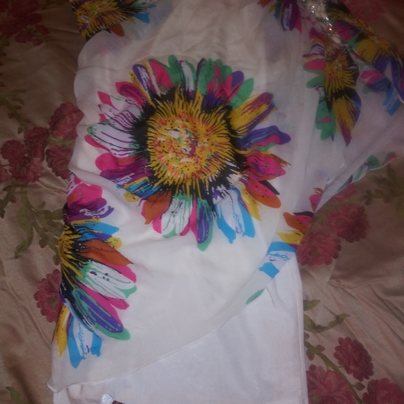 Dress - Picture 3 of 3